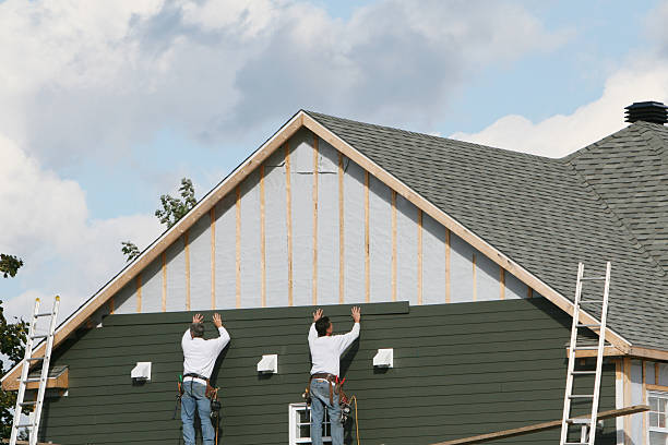 Professional Siding Installation technician working in Cumberland, NC